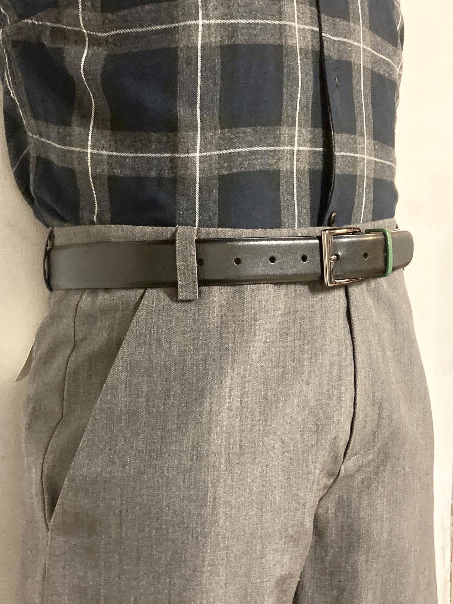 Original Penguin black genuine all leather smart trouser belt. Seamless bonded bevelled edge design. Original Munsingwear. Mens vintage NOS