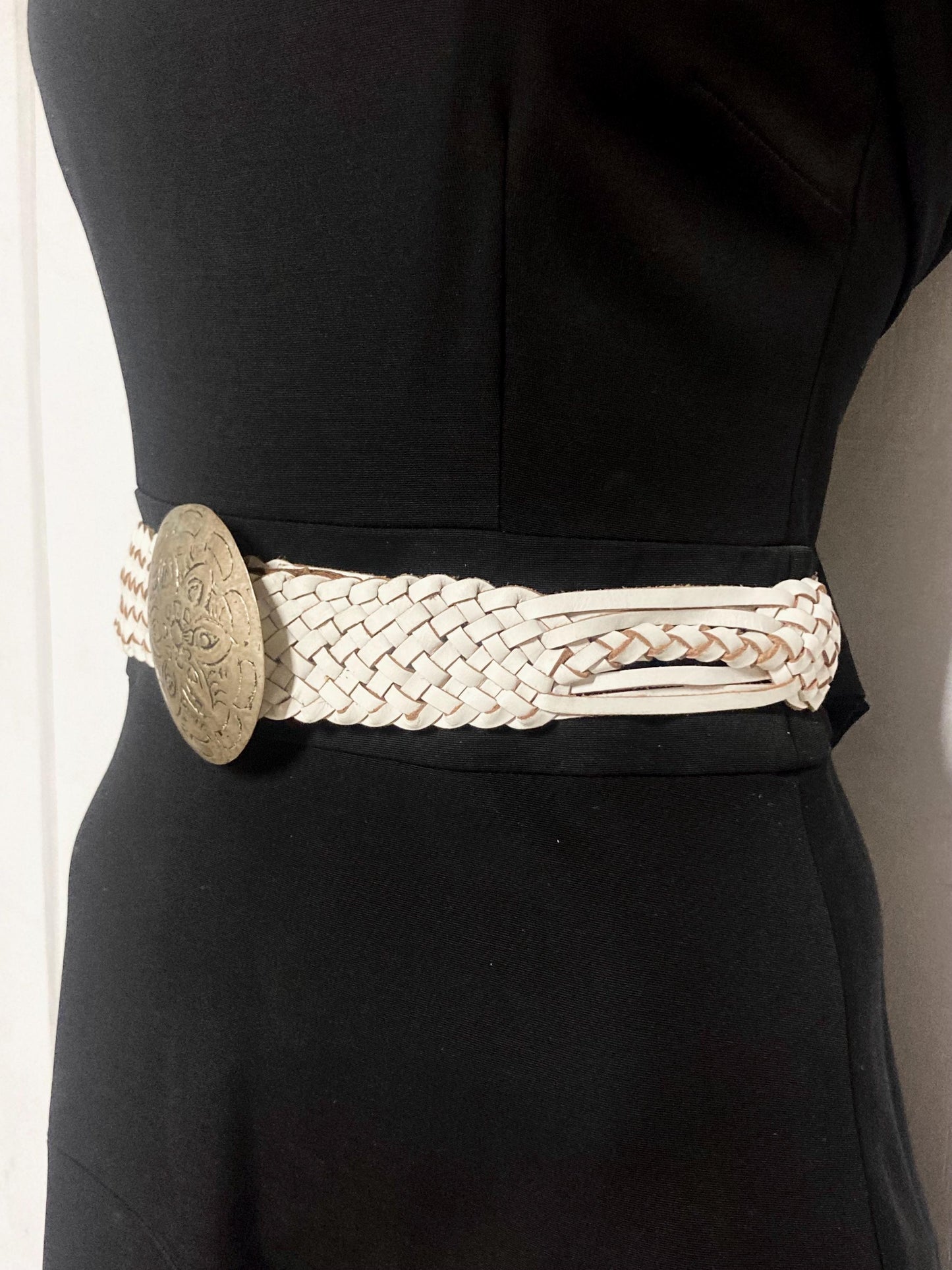 80s vintage womens white lattice dress belt with big flower 'shield' buckle. Genuine leather hand plaited design. Great condition NOS