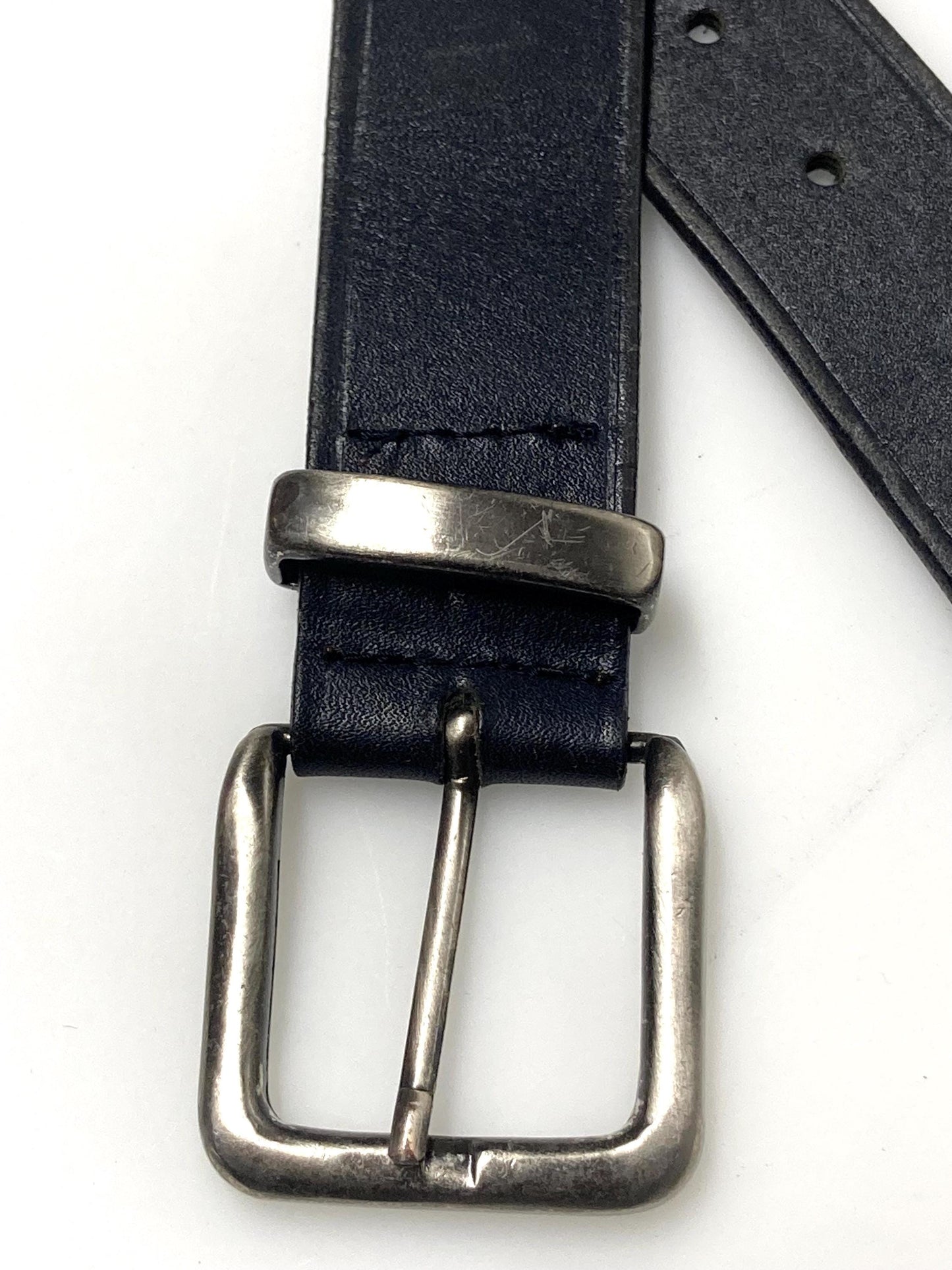 80s vintage plain black heavy duty genuine leather belt. Thick cowhide with substantial silver metal buckle. For trousers and jeans. Mens