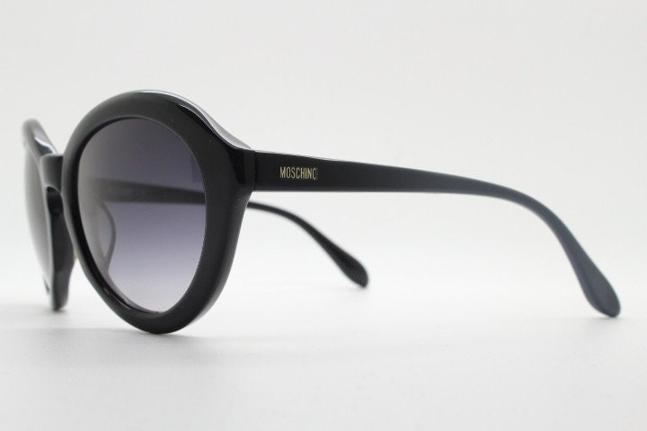 Moschino oversized 60s design sunglasses model 72101SA. Womens big thick black acetate frame with keyhole bridge. Y2k vintage