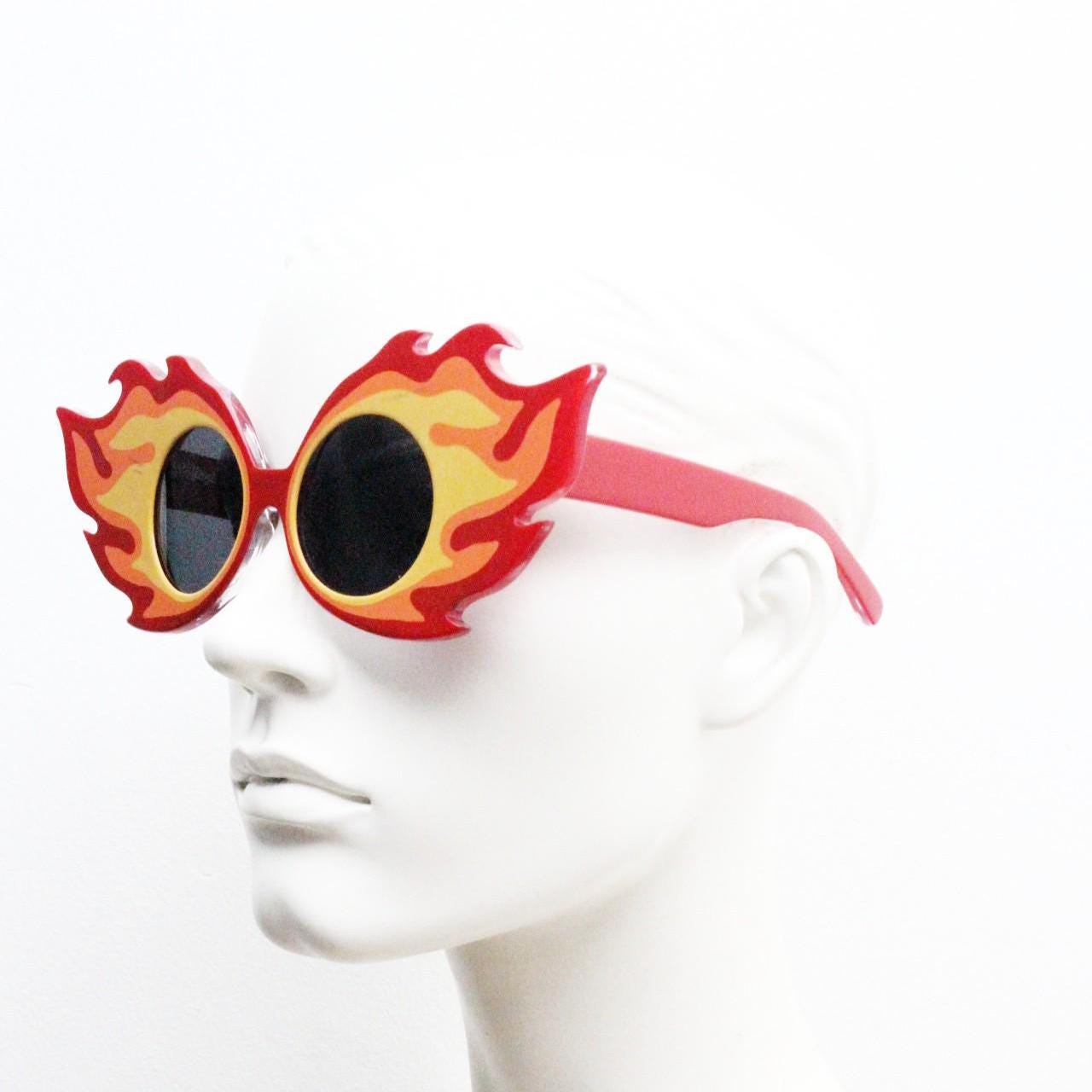 Yaz bukey fantasy fireball sunglasses made in Japan by Linda Farrow. Stupendous collectors grail not to be missed. Vintage. NOS full set