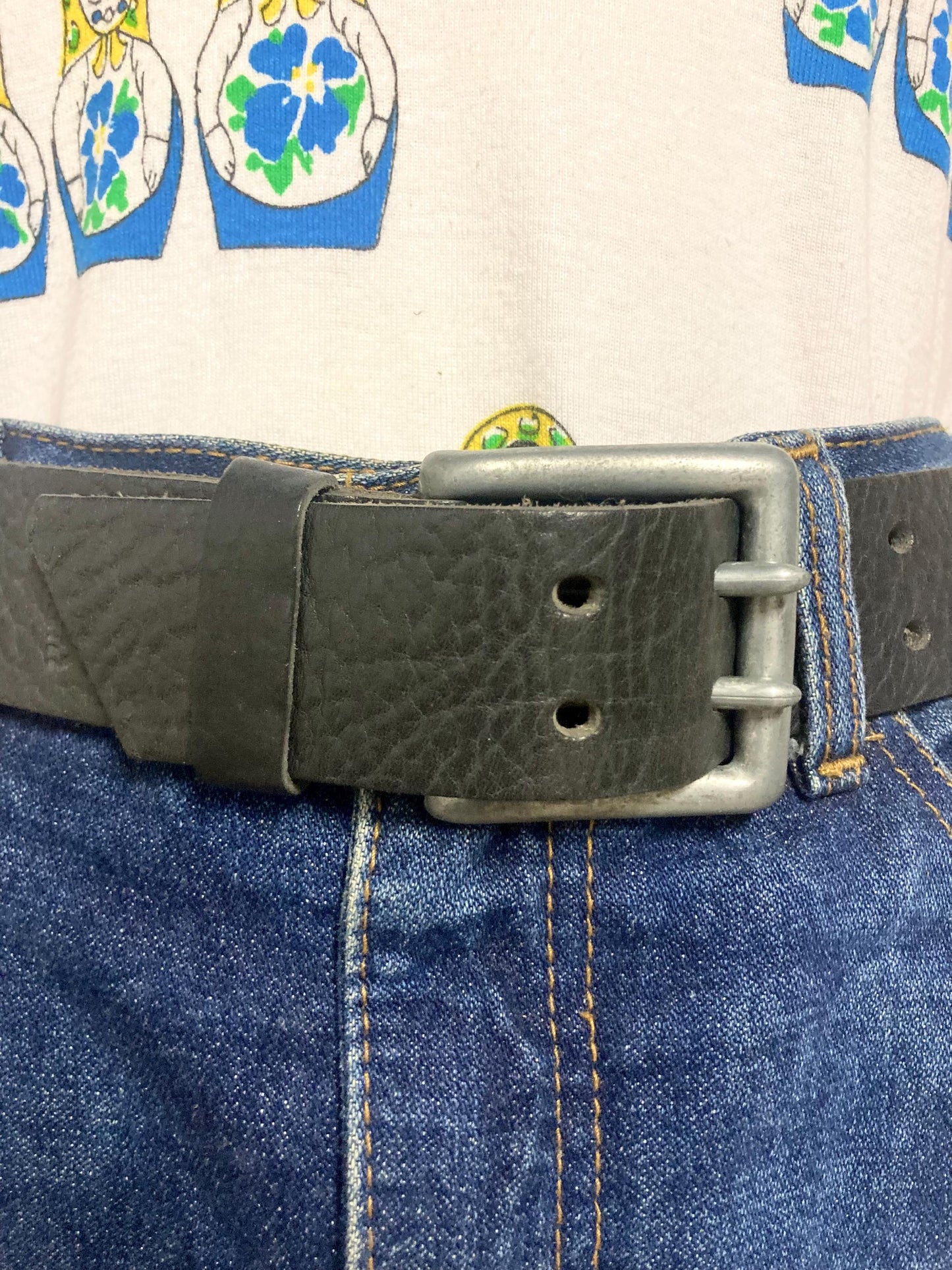 90s vintage heavy duty black genuine leather belt with distressed steel buckle by Mexx. Full grain original finish cowhide. NOS