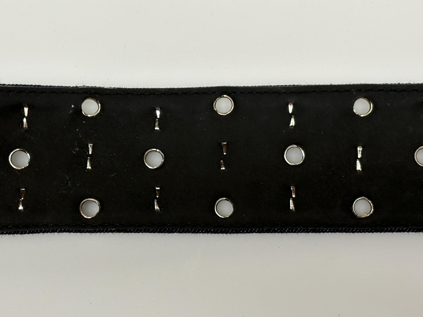 Y2k vintage tall blue denim belt with metal buckle and 3 rows of cool conical star studs and loops. Statement feature piece. 2000s NOS
