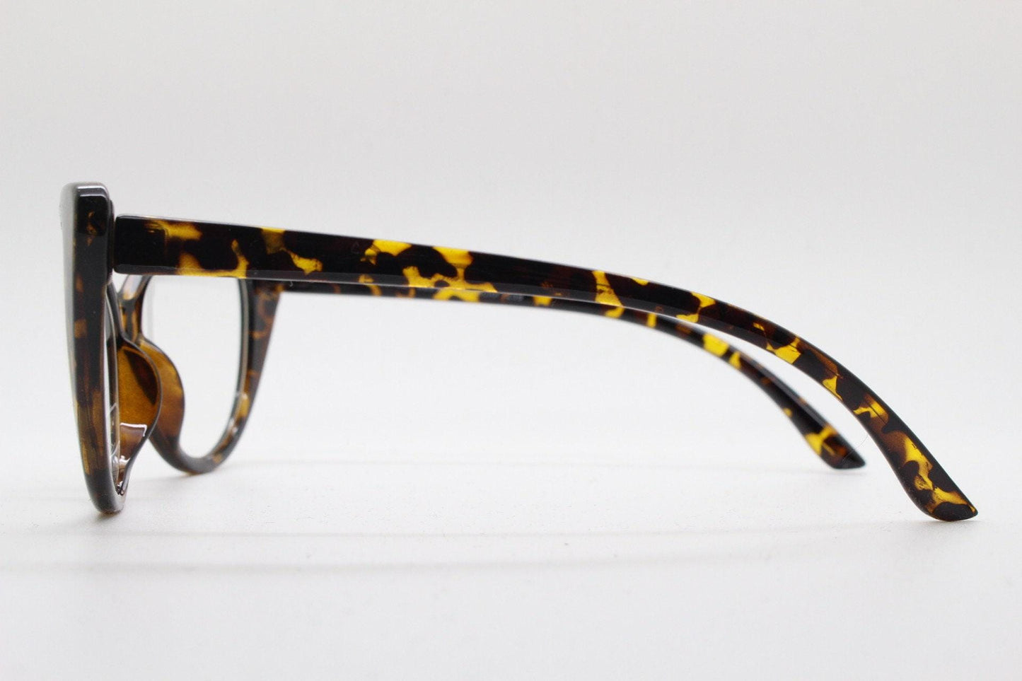 Pointed cat eye glasses. Tortoise vintage clear lens optical frames. Y2K womens prescription eyeglasses. 50s design rockabilly spectacles