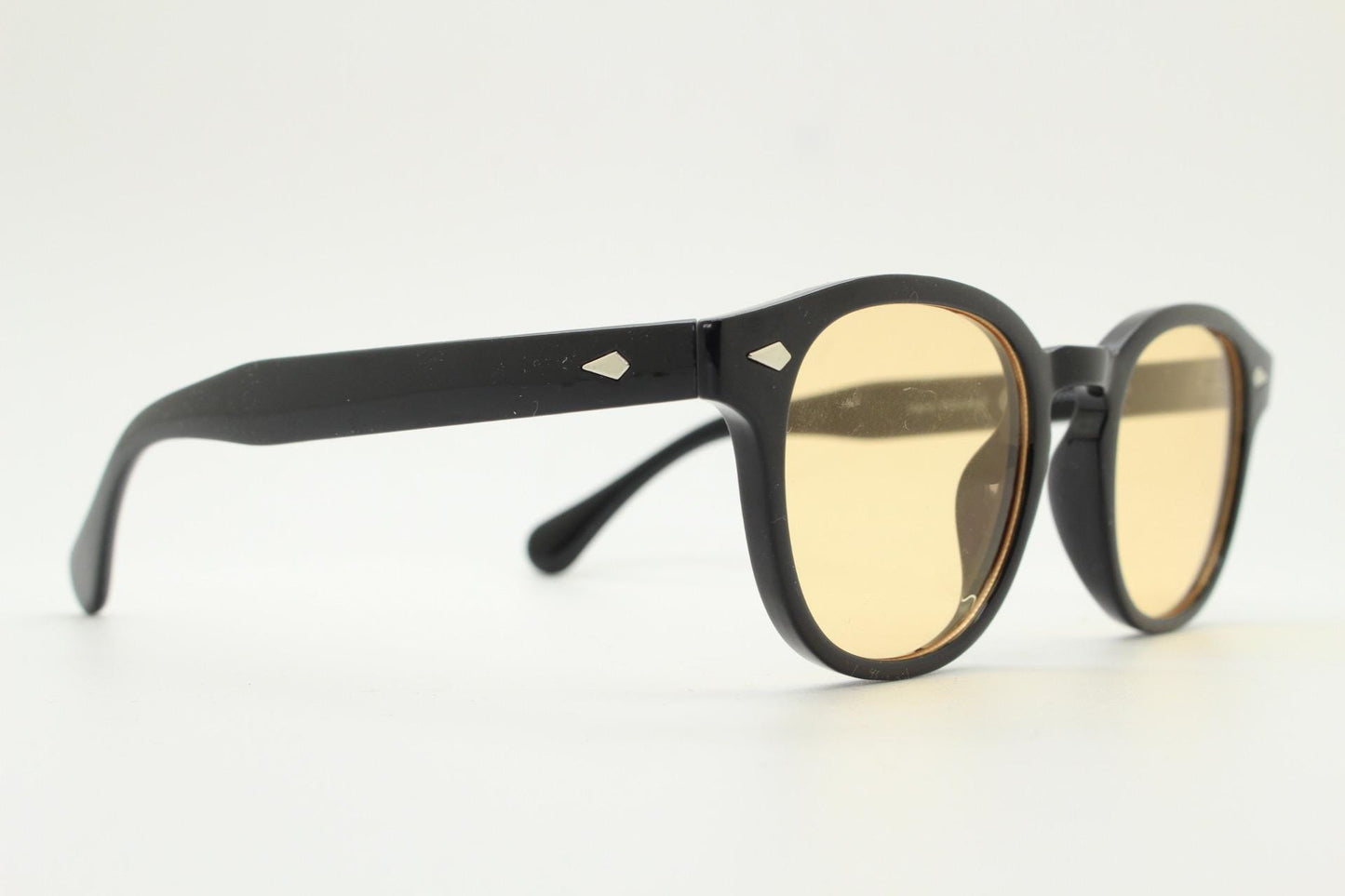 Vintage modified wayfarer design glasses. Black gloss 40s, 50s shape frame with keyhole bridge and extra light tone lenses. BNWT