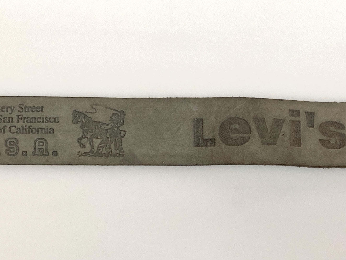 Levi's 80s vintage thick grey genuine leather belt for jeans with detailed buckle and numerous traditional cute logo's stamped all along
