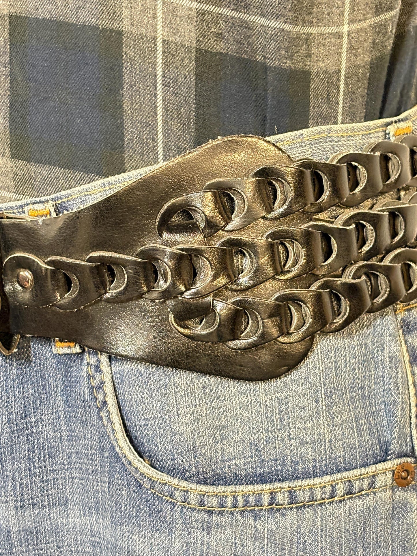 Y2K vintage tall black 70s design belt with 3 layers of looped vinyl strands and solid metal buckle. 2000s NOS. 60s hippy style. Eco leather