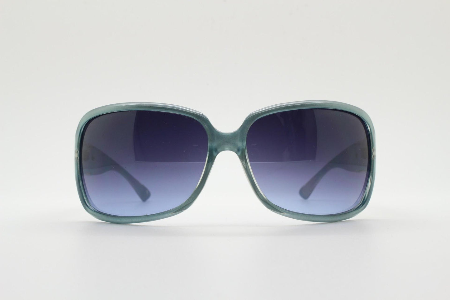 Y2K vintage square shield sunglasses. Definitive 2000s ghetto fab sky blue wrap around with curved navy lenses. Womens visor