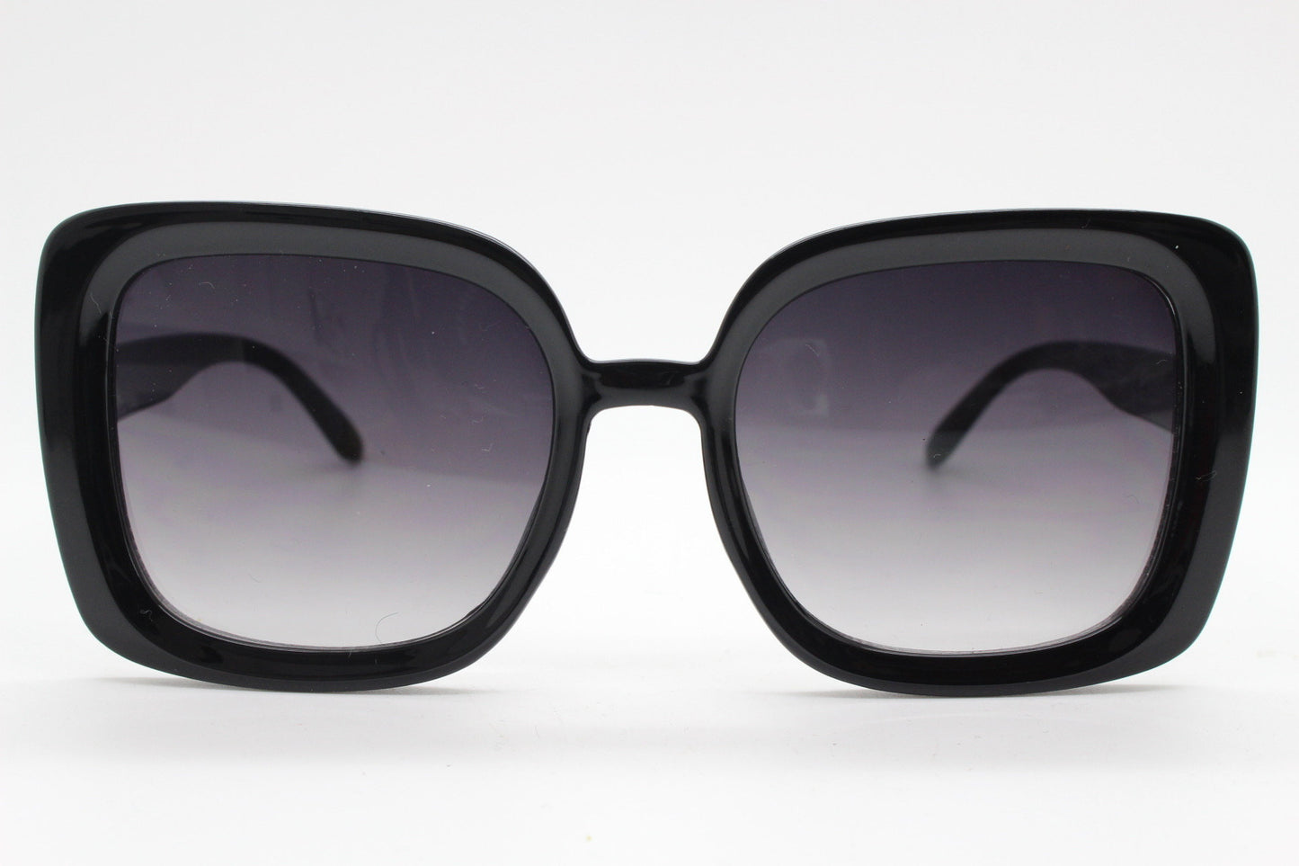 Y2K vintage oversized square sunglasses. Women's thick black 70s style frame with graduating smoky lenses. 2000s BNWT