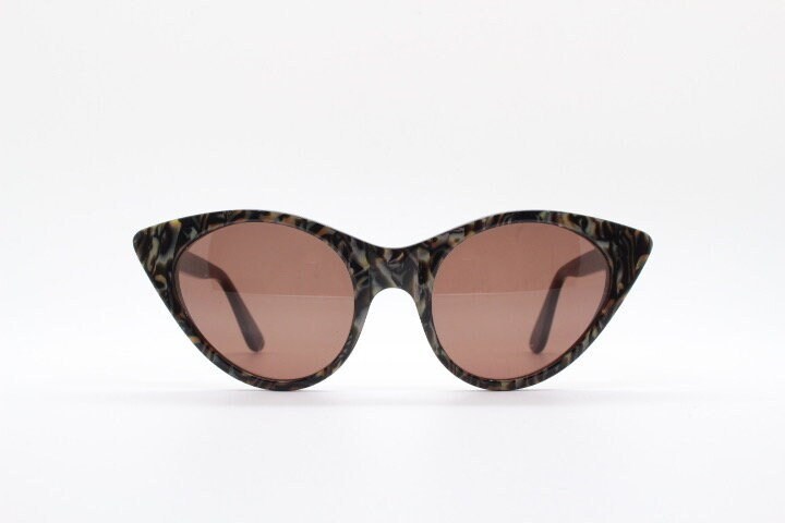 Opening Ceremony pointed cateye sunglasses. Womens classical cat eye marbled brown frame. Vintage. NOS. Y2K