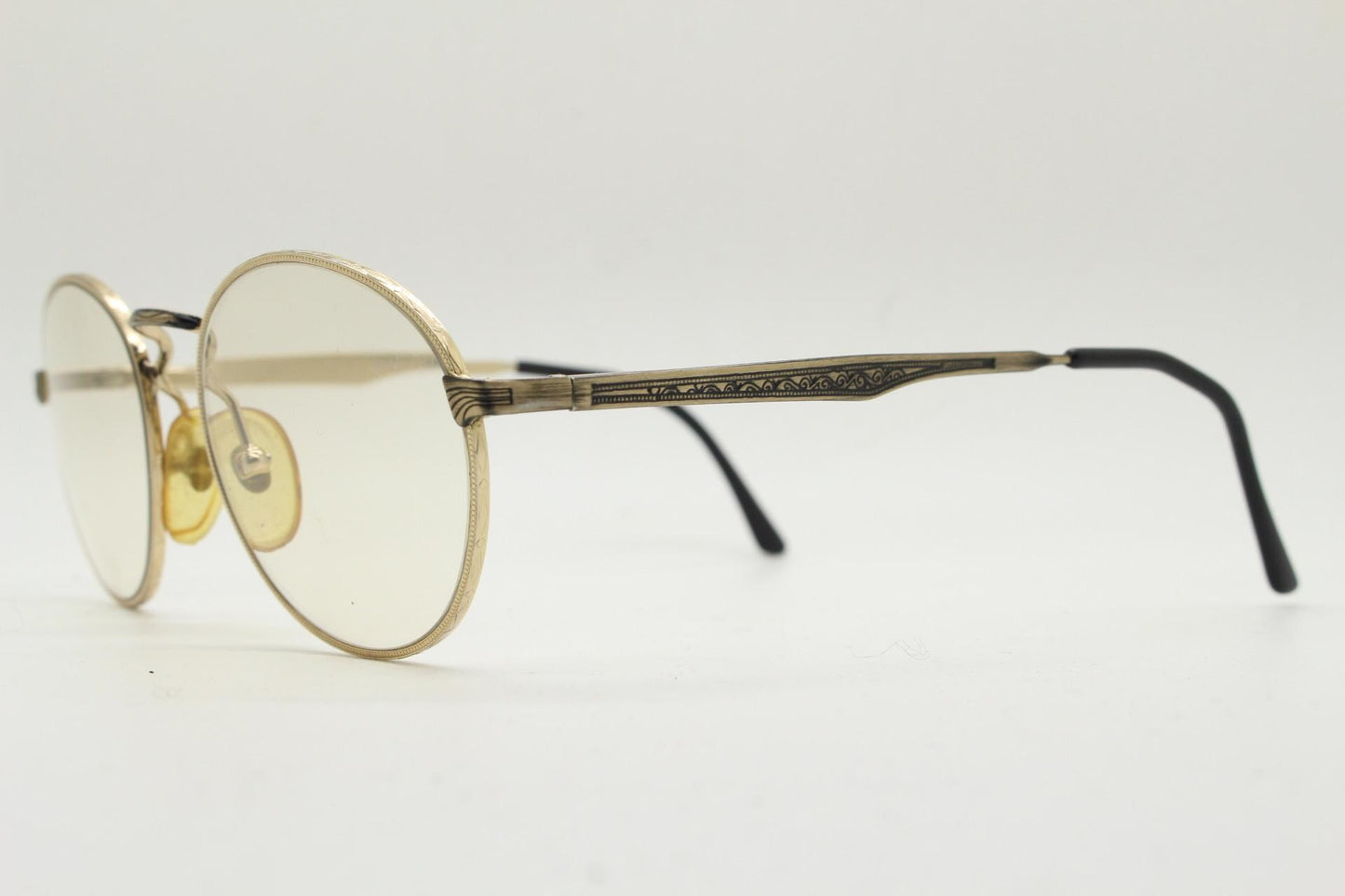 90s vintage round panto metal eye glasses. Minimal gold optical frame with subtle embossed patterns. Prescription eyeglasses. RX spectacles