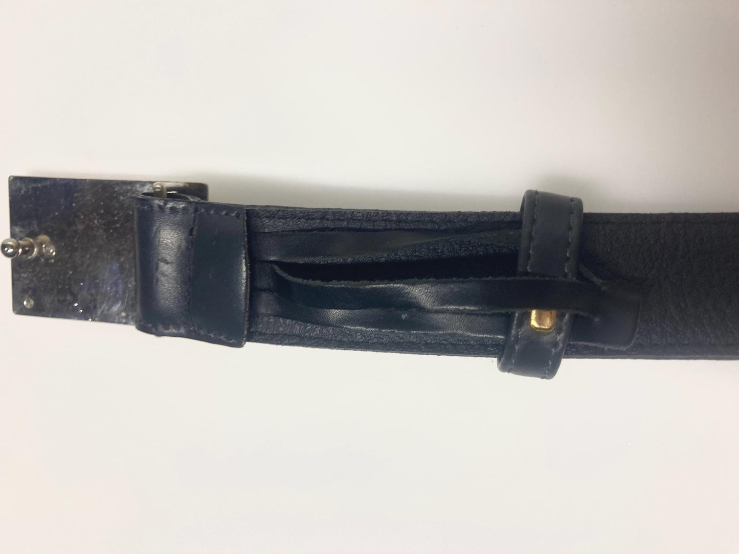 80s vintage smart trouser / jeans belt in grey genuine leather with solid shiny chrome buckle. Made in France. NOS