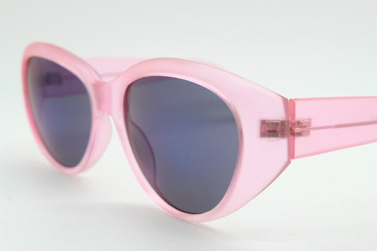 90s vintage oversized pink cat eye sunglasses. Psychedelic transparent cateye frame with blue mirror lenses. Rave monster. Y2K 2000s NOS