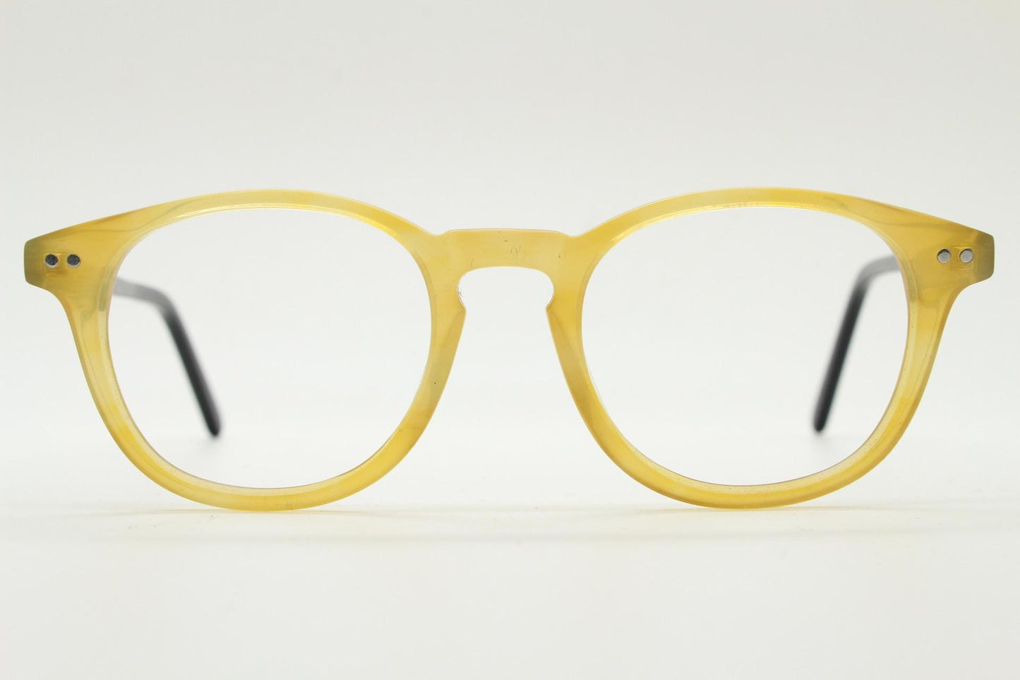 Entrostyle vintage round 40s design eye glasses. Beeswax coloured acetate optical frame with keyhole bridge and black arms. Prescription RX