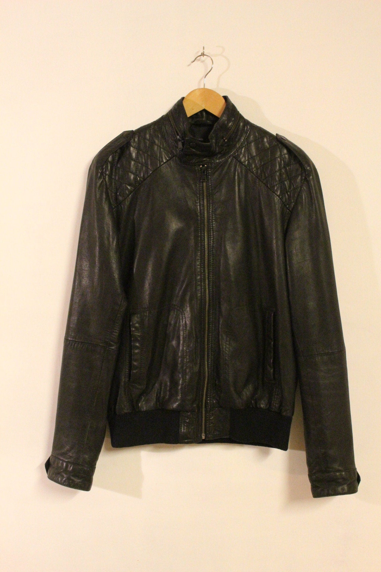 Vintage black genuine leather jacket. Mens round collar zipper bomber with quilted shoulders