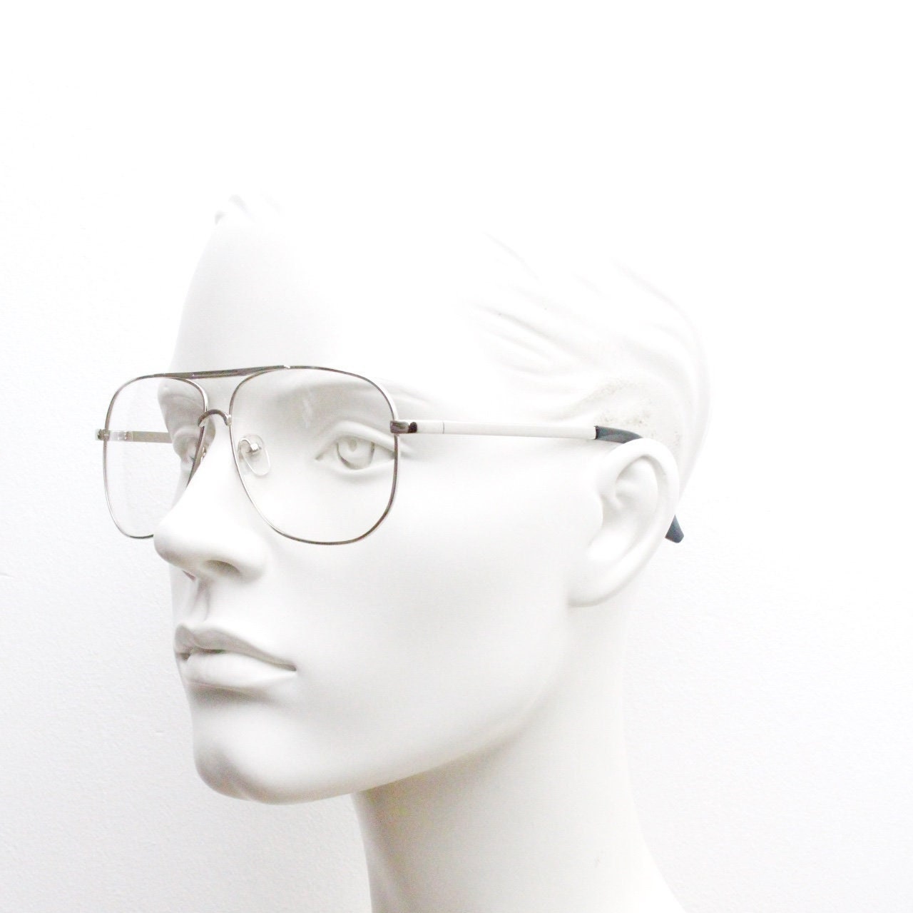 Y2K vintage square aviator glasses. Mens 70s style silver chrome frame with clear lenses. Unused NOS aviators