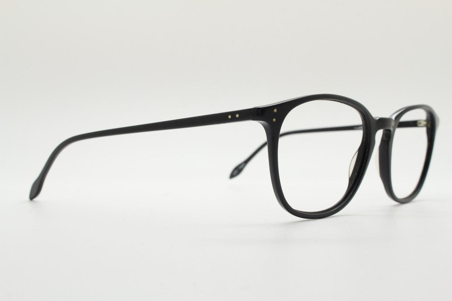 London Retro rectangular eye glasses. Plain black gloss acetate optical frames with keyhole bridge. Prescription eyeglasses. RX spectacles