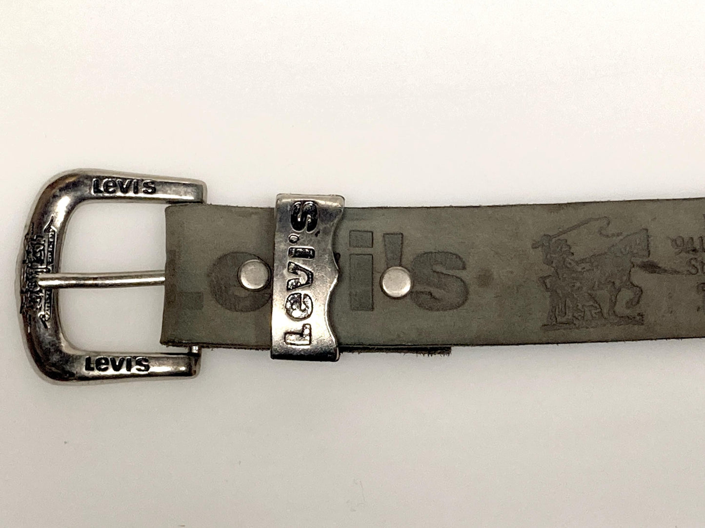 Levi's 80s vintage thick grey genuine leather belt for jeans with detailed buckle and numerous traditional cute logo's stamped all along
