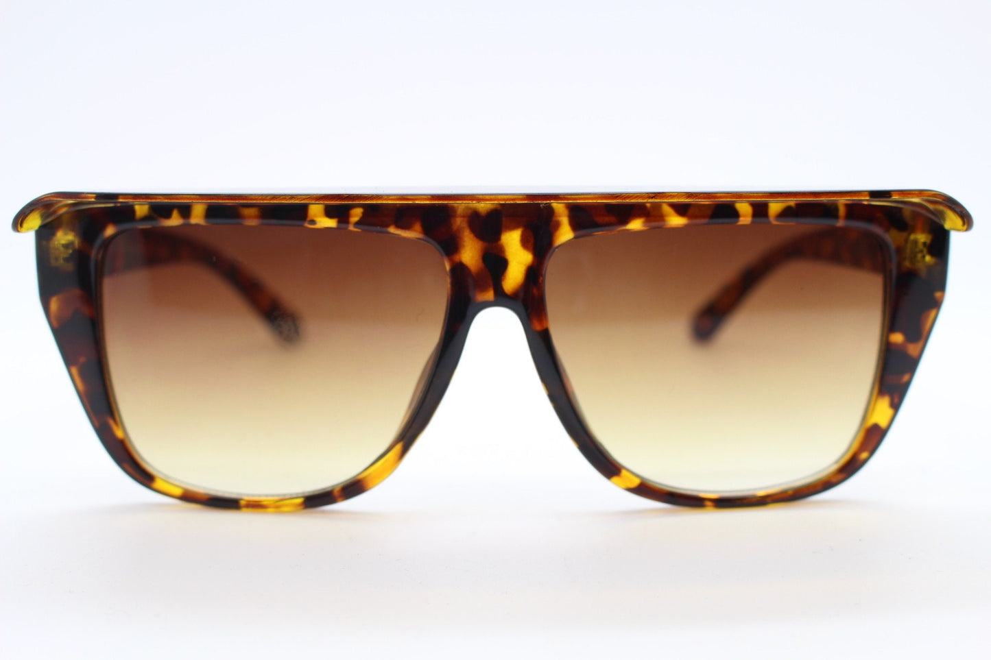 Y2K vintage visor sunglasses. Flat top brow with unusual peak in a tortoise frame with graduating brown lenses. 2000s BNWT