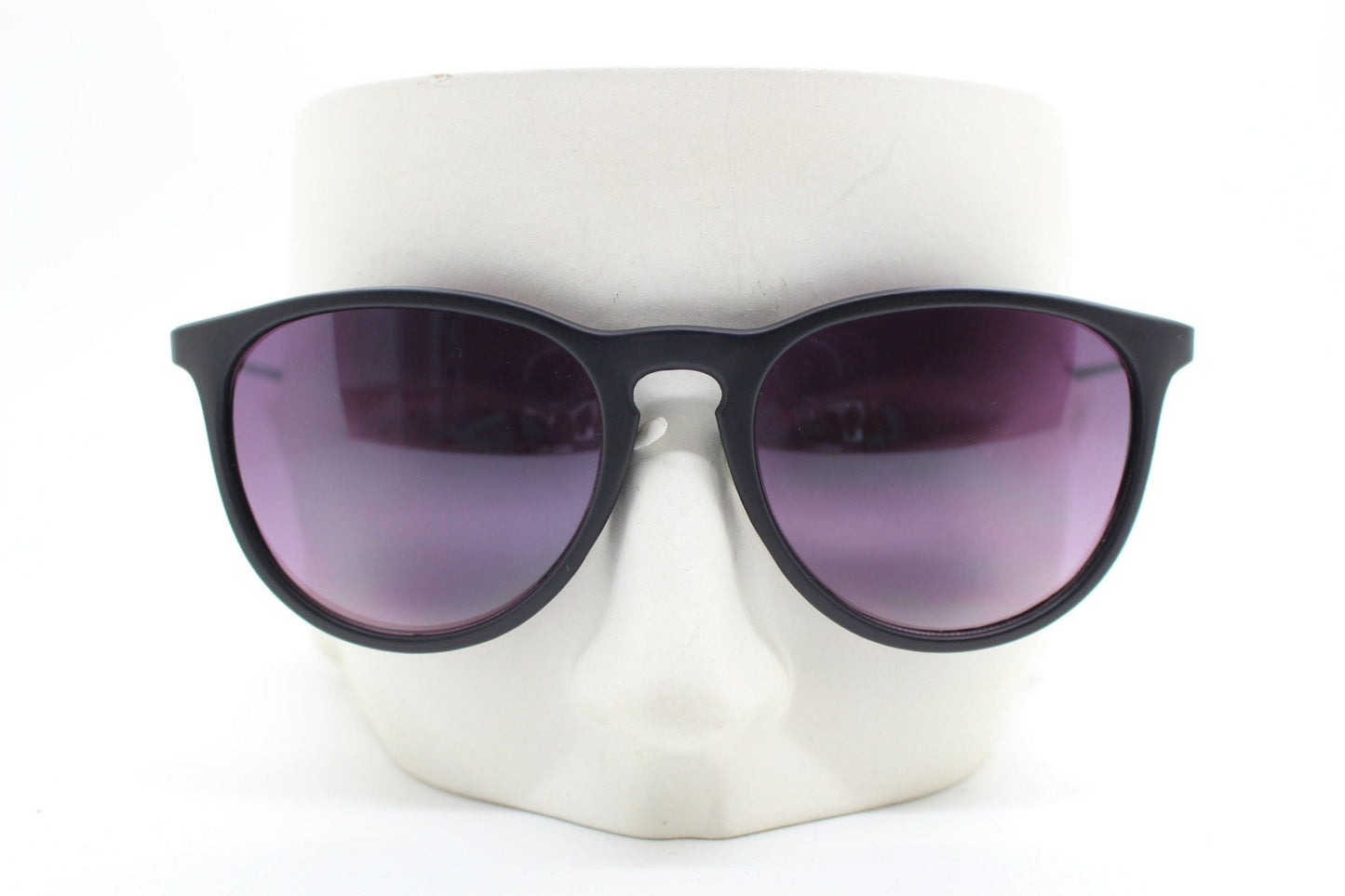 90s vintage slim glasses. Black matt rubber finish frame with satin metal arms and keyhole bridge. BNWT
