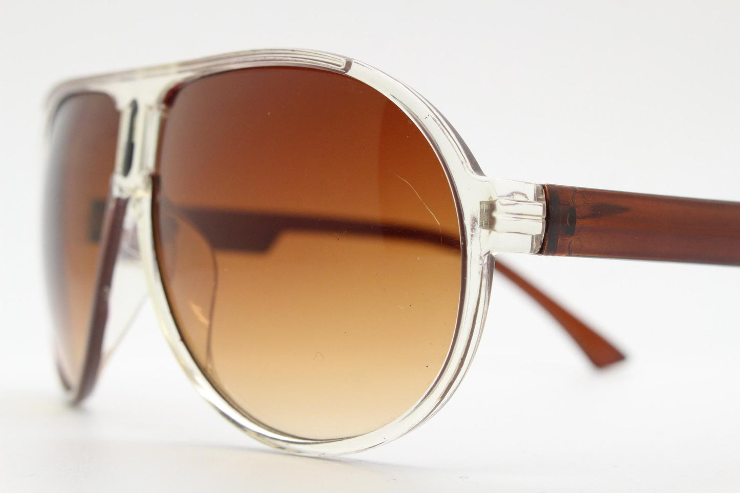 Y2K vintage aviator sunglasses. 2000's transparent and brown frame with graduating lenses. 70s design. 00's NOS aviators