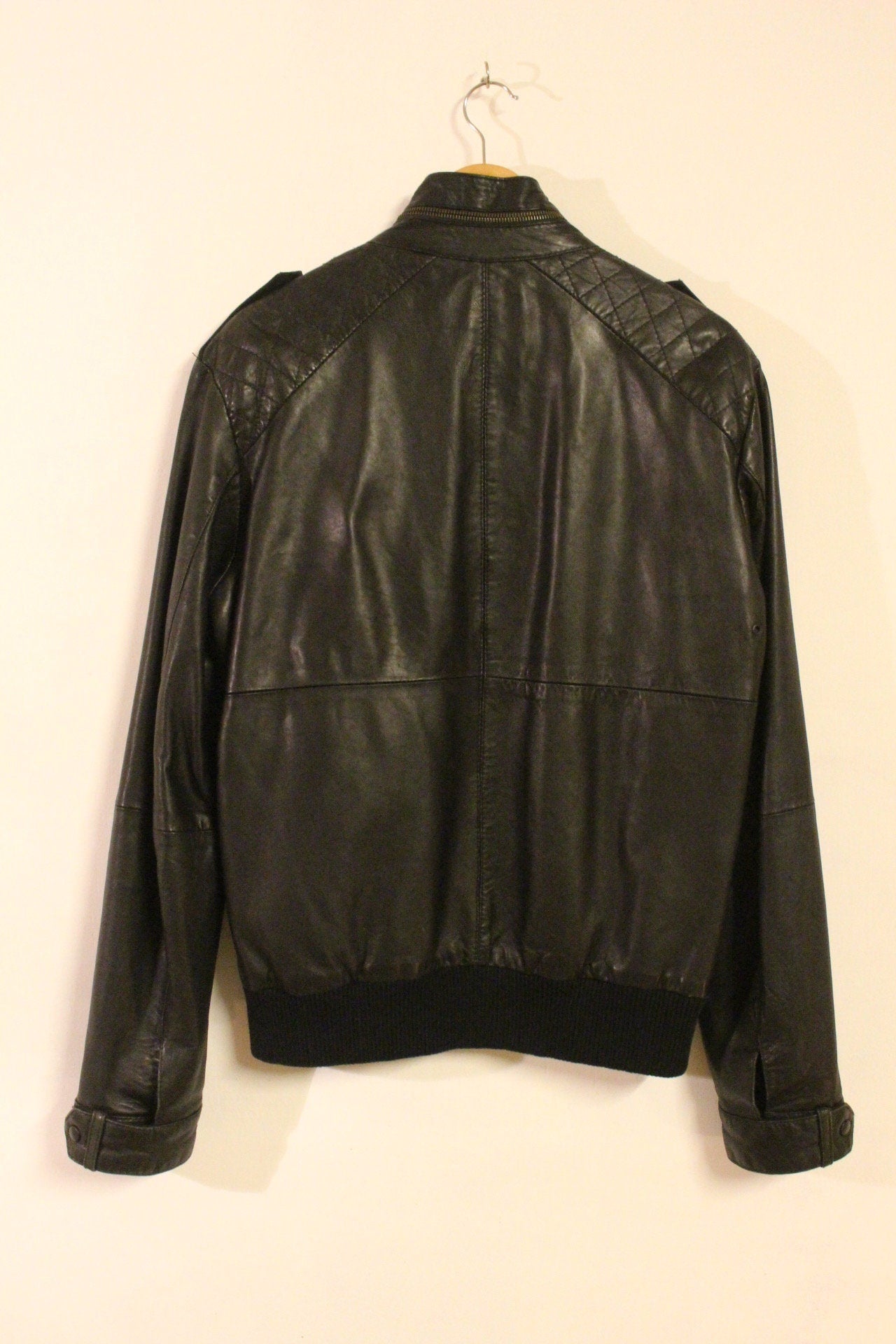 Vintage black genuine leather jacket. Mens round collar zipper bomber with quilted shoulders