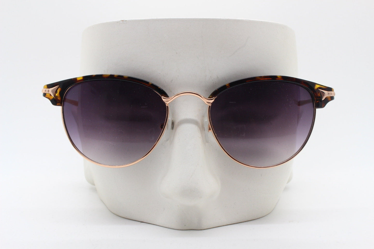90s vintage cateye sunglasses. Womens 50s, 60s design cat eye with tortoise browline and gradient smoky lenses. NOS