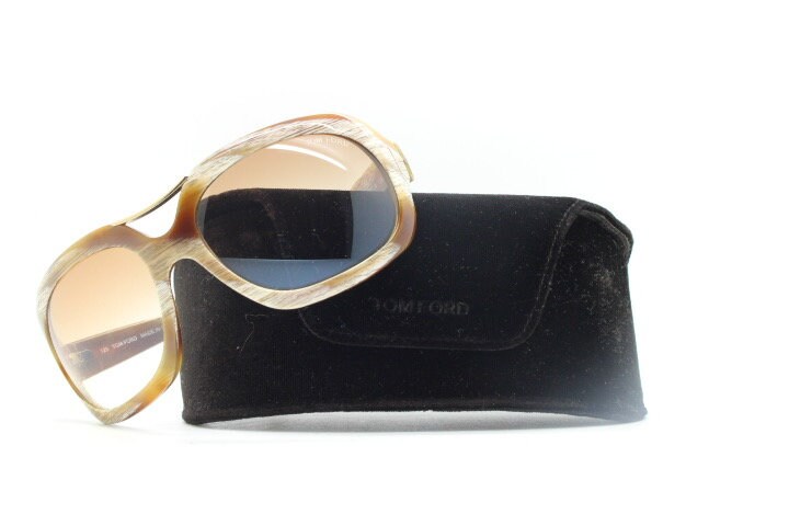 Tom Ford vintage Y2K wrap around sunglasses model Camilla Tf24 made in Italy. Stunning brown and beige natural horn looking acetate. NOS