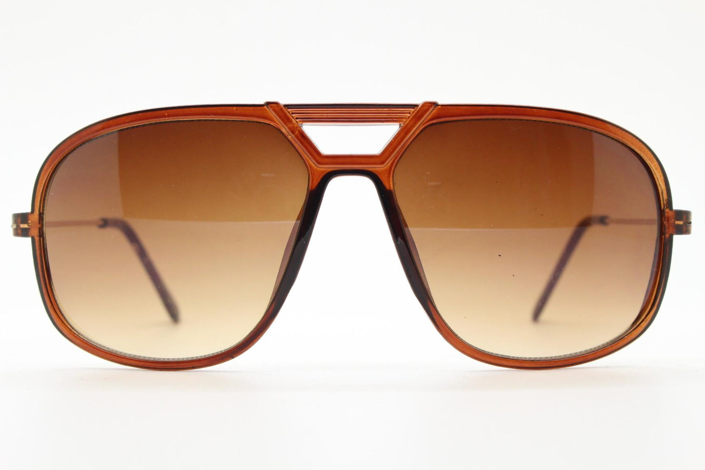 Y2K vintage square aviator sunglasses. 2000's transparent brown frame with graduating lenses and gold arms. 70s design. 00's NOS aviators