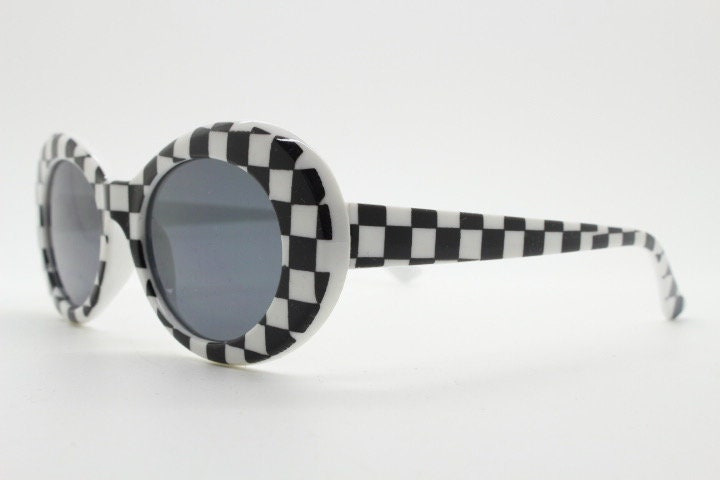 90s vintage round check monochrome sunglasses. 60s op art mod style frame with black lenses. Clout goggles. Oval bug eye NOS. Kurt Cobain