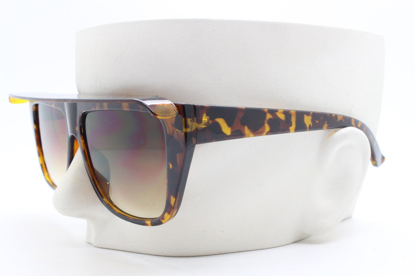 Y2K vintage visor sunglasses. Flat top brow with unusual peak in a tortoise frame with graduating brown lenses. 2000s BNWT