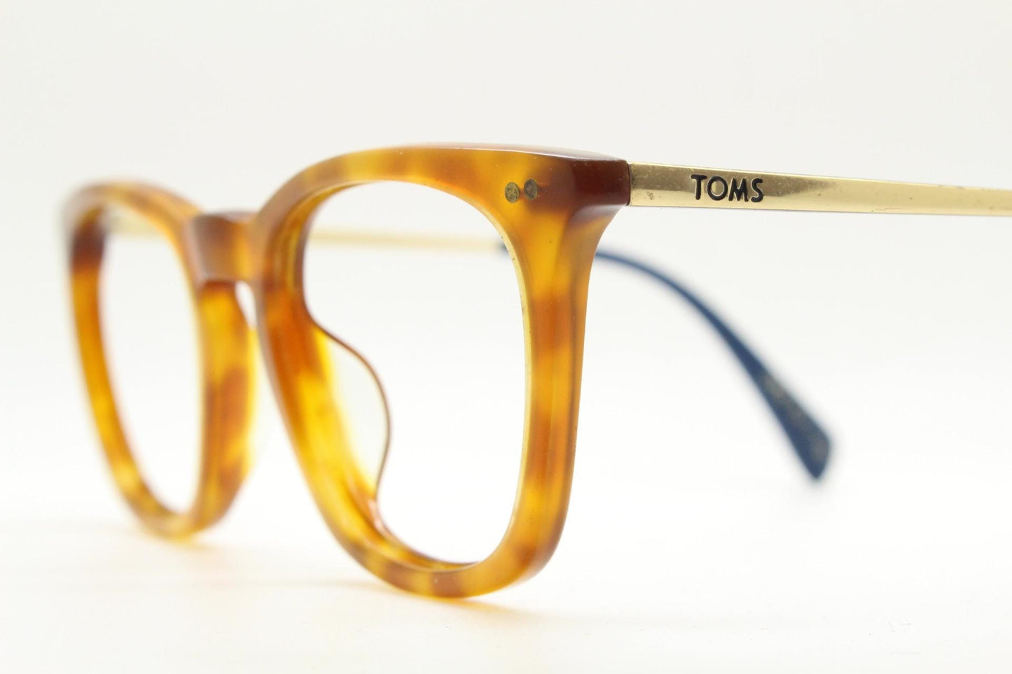 Tom's rectangular horn rim eye glasses. Classical 40s design in amber acetate with gold arms. Prescription optical frames. RX spectacles