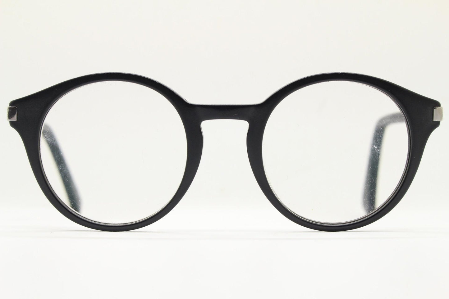 Marc Jacobs round eye glasses in plain black satin finish acetate. Strong fashion look optical frames. Prescription RX spectacles