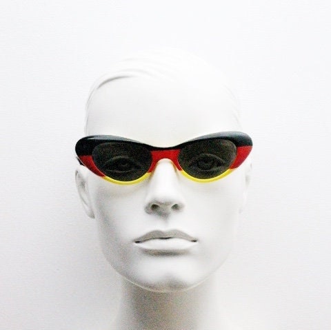 Vintage 90s oval cat eye sunglasses. Tastefully designed Womens black, red and yellow German flag cateye. Rockabilly cats eye. Deutschland