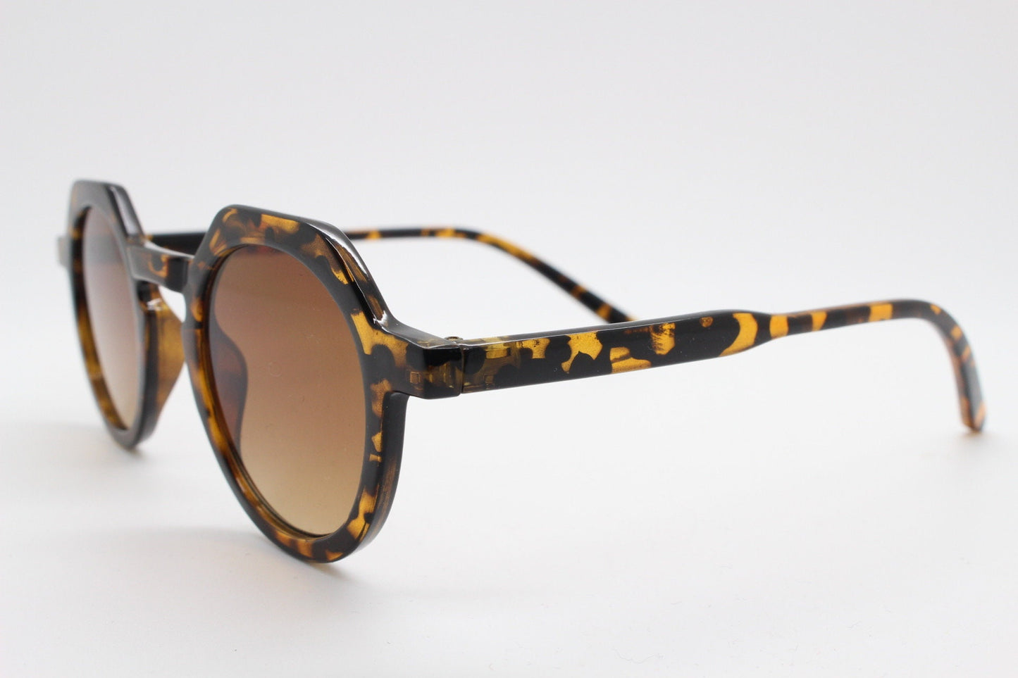 90s vintage round flat top sunglasses. 30s, 40s style tortoise frame with Havana brown lenses. BNWT