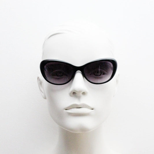 Vintage 80s oval cat eye sunglasses. Womens all black cat eye frame with gradient lenses. 50s style rockabilly. pin up. NOS catseye