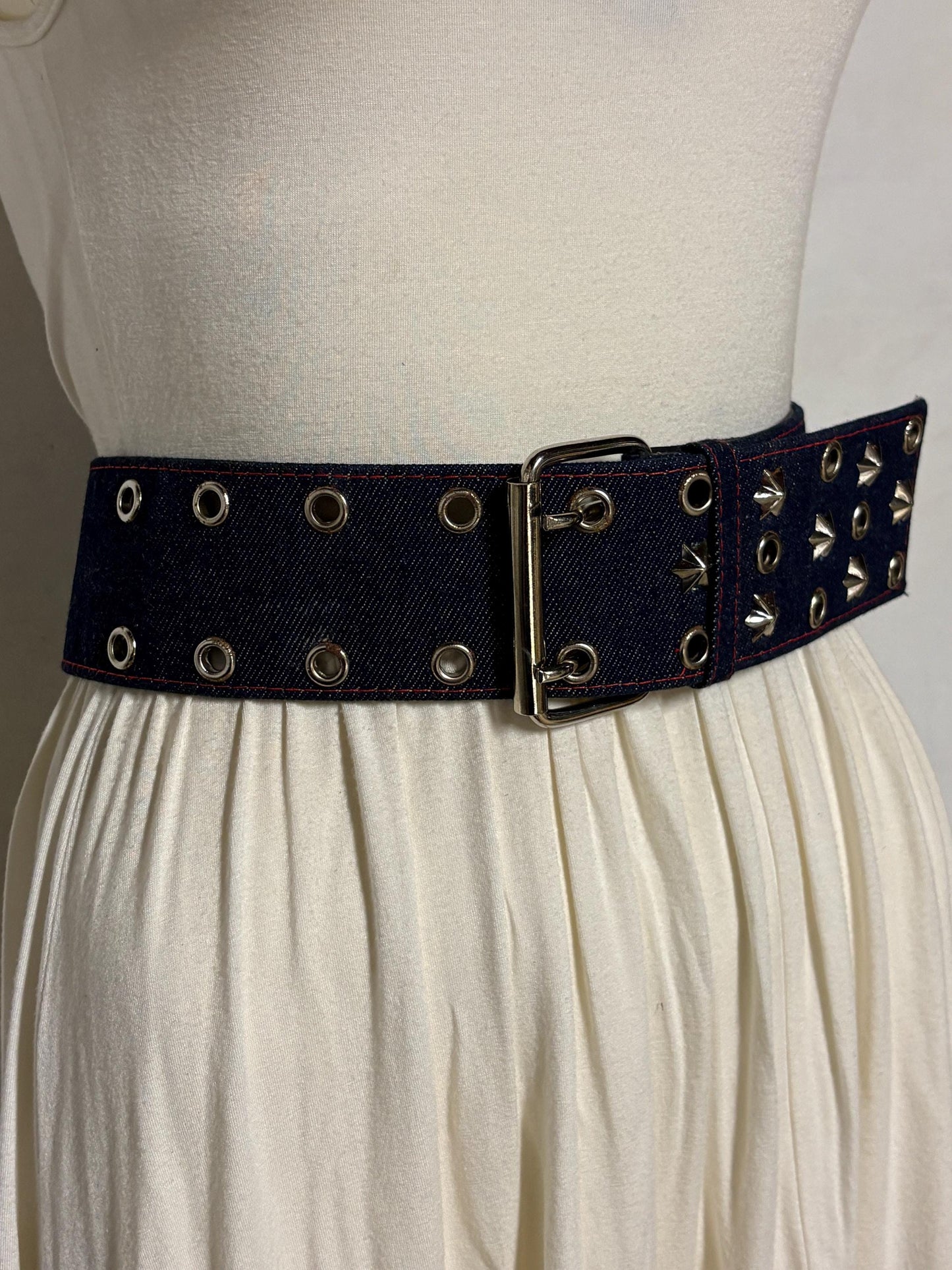 Y2k vintage tall blue denim belt with metal buckle and 3 rows of cool conical star studs and loops. Statement feature piece. 2000s NOS