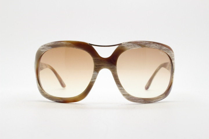 Tom Ford vintage Y2K wrap around sunglasses model Camilla Tf24 made in Italy. Stunning brown and beige natural horn looking acetate. NOS