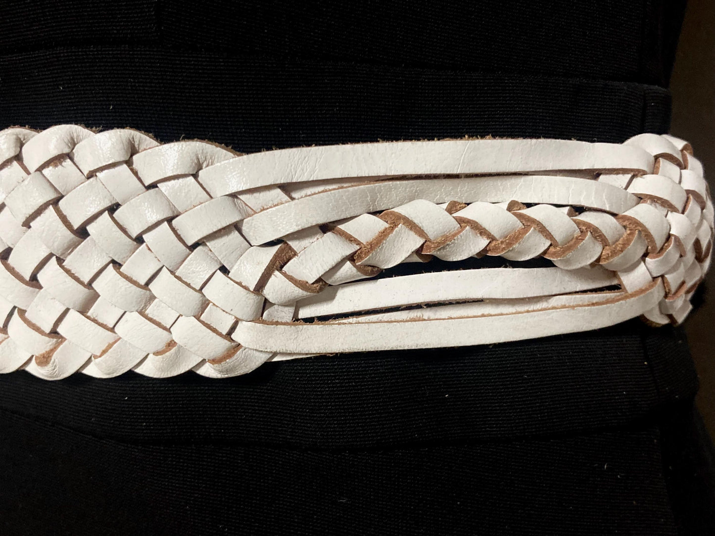 80s vintage womens white lattice dress belt with big flower 'shield' buckle. Genuine leather hand plaited design. Great condition NOS