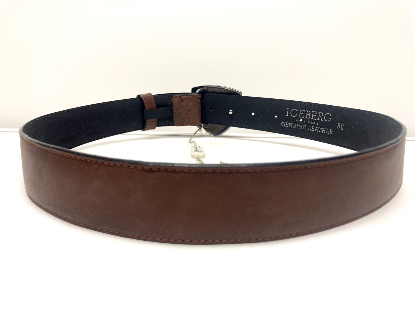Iceberg 90s vintage belt in matt brown genuine leather with heraldic shield style buckle. For dress or jeans. Made in Italy. BNWT. NOS