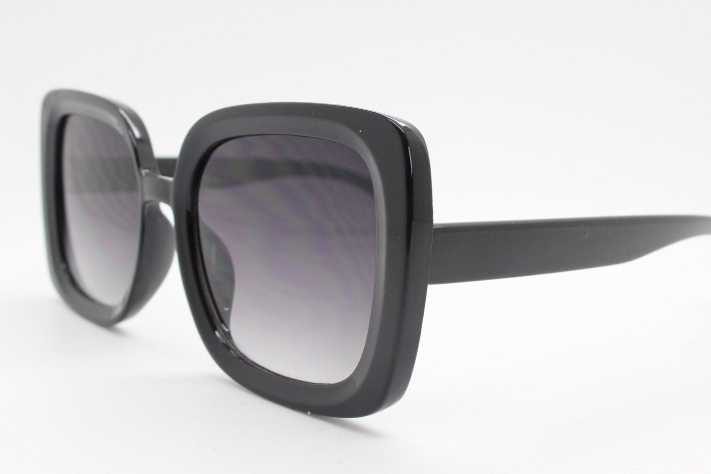 Y2K vintage oversized square sunglasses. Women's thick black 70s style frame with graduating smoky lenses. 2000s BNWT