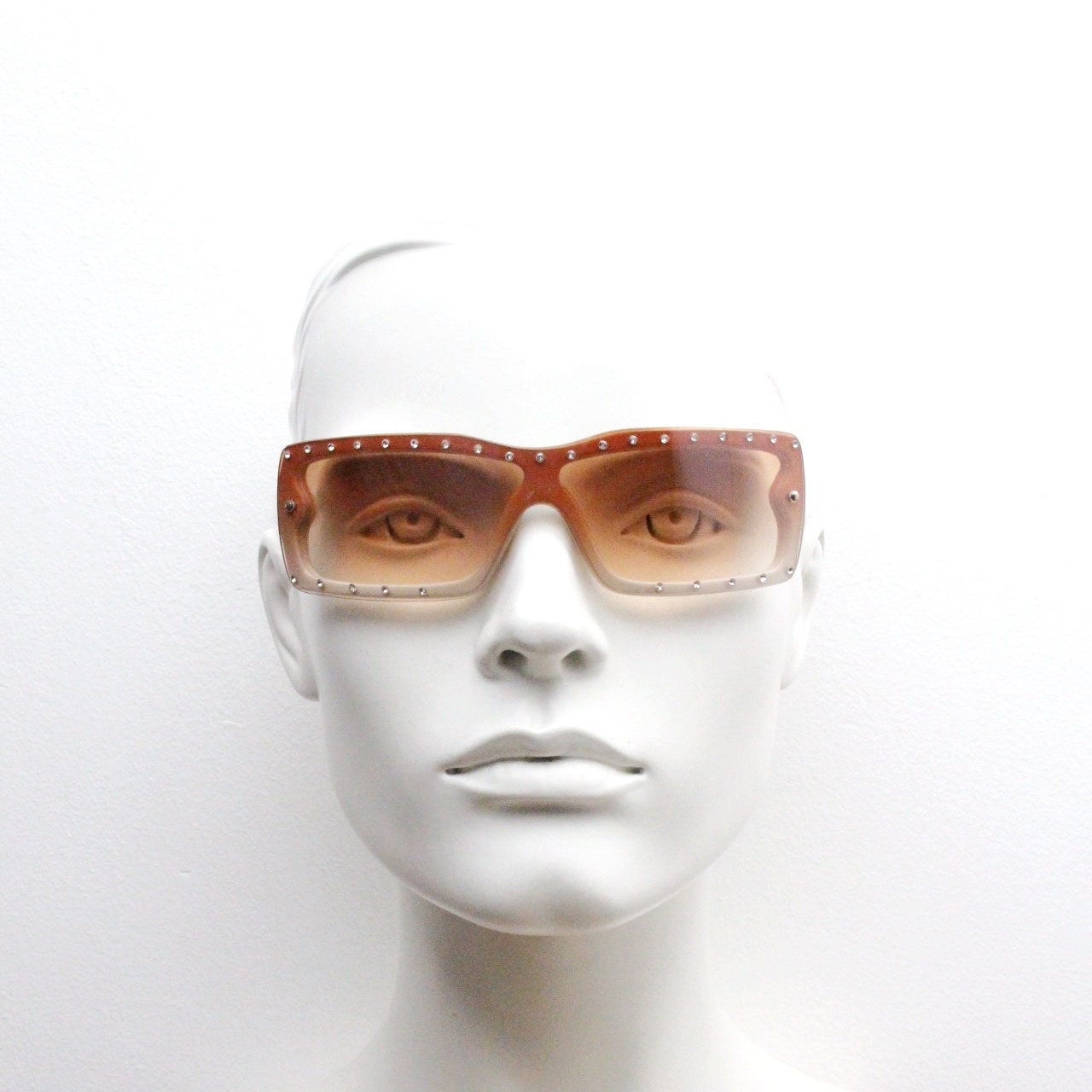 Y2K vintage shield sunglasses with diamante. Brown and white wrap around mini mask style with curved mono lens. 2000s unused NOS. Visor