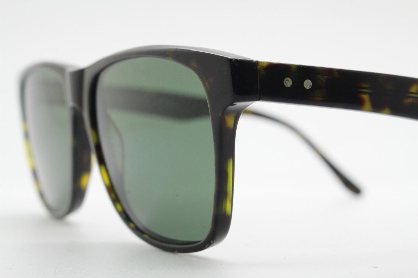 Bailey Nelson refined rectangular wayfarer sunglasses. All time classic vintage format. Hand made dark tortoise frame with green lenses
