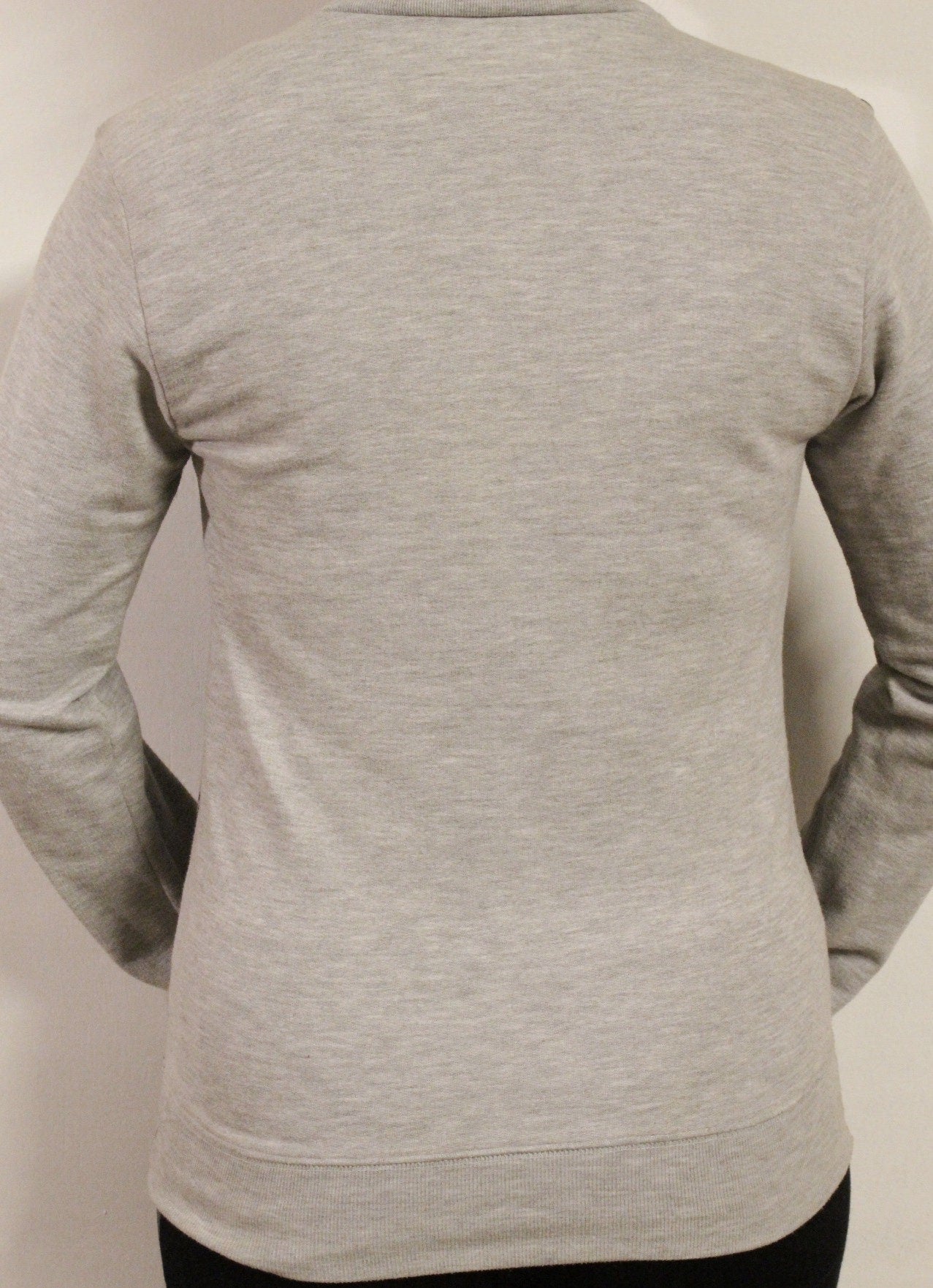 Vintage Y2K v neck grey sweatshirt with black abstract city scape graphic print. Womens fitted pullover top. 2000s sweater. Jumper