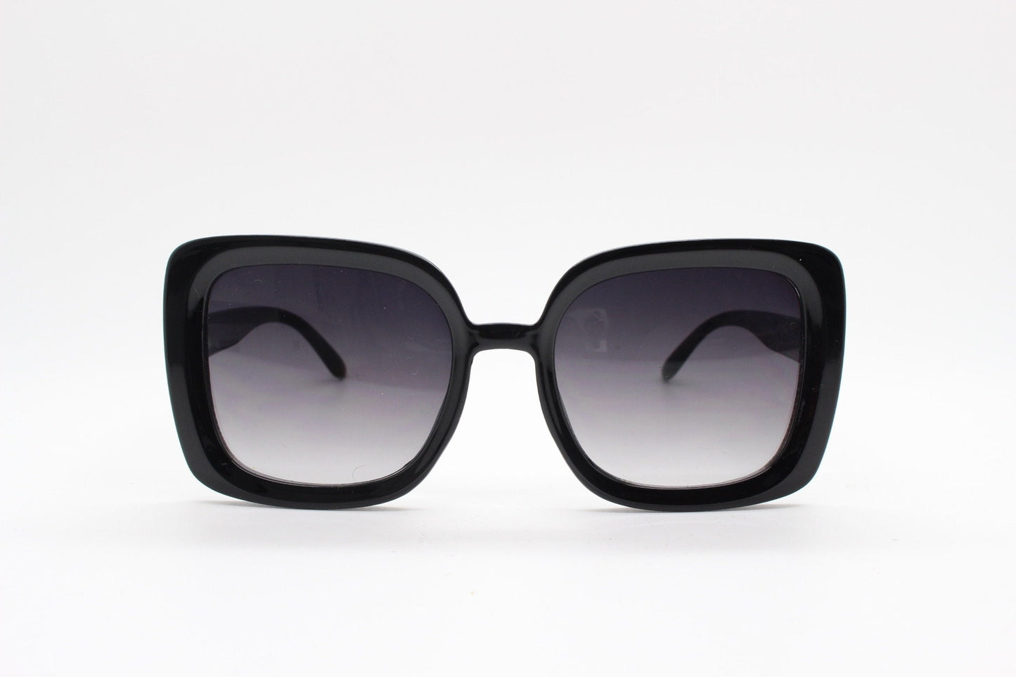 Y2K vintage oversized square sunglasses. Women's thick black 70s style frame with graduating smoky lenses. 2000s BNWT