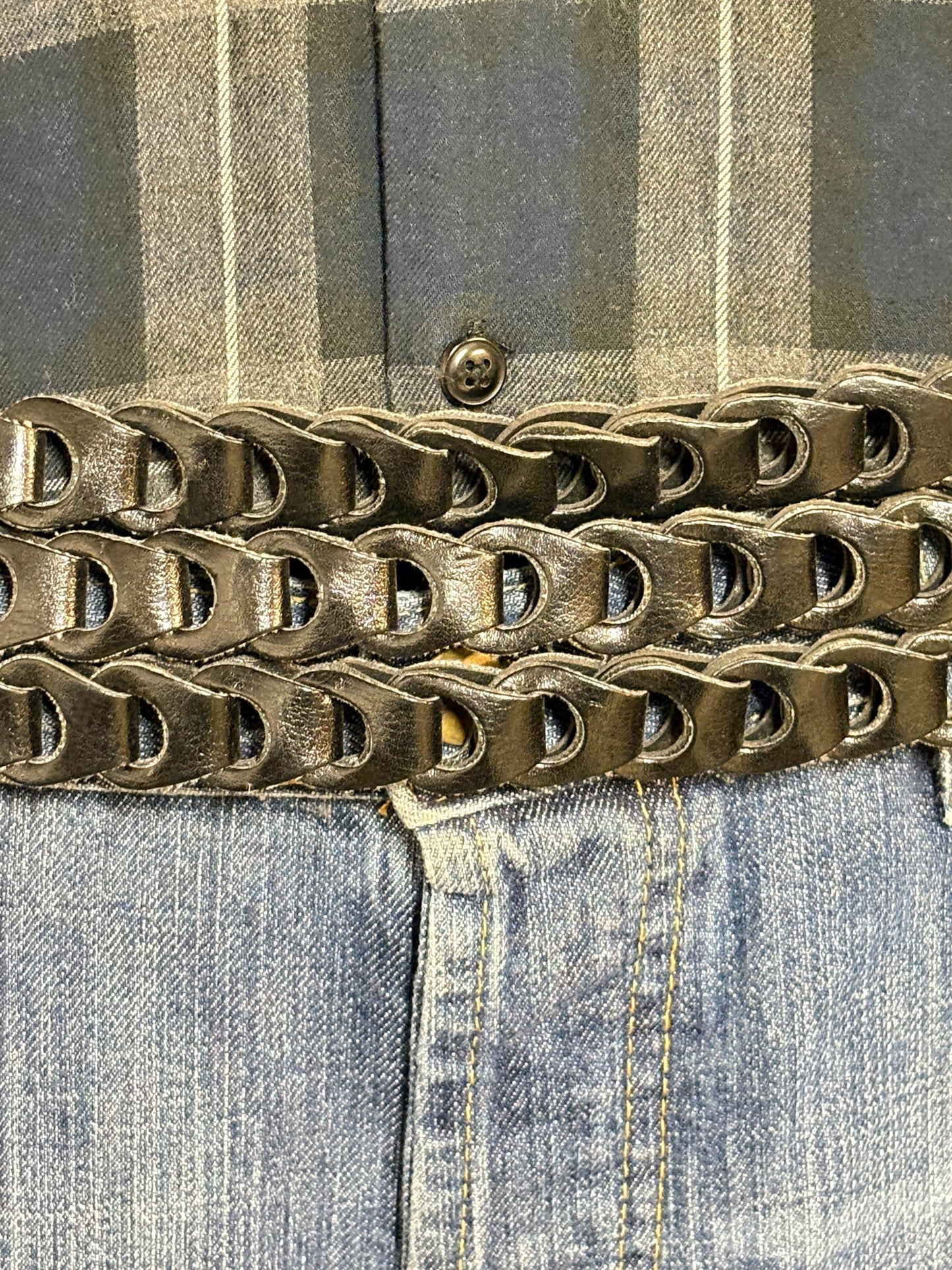 Y2K vintage tall black 70s design belt with 3 layers of looped vinyl strands and solid metal buckle. 2000s NOS. 60s hippy style. Eco leather
