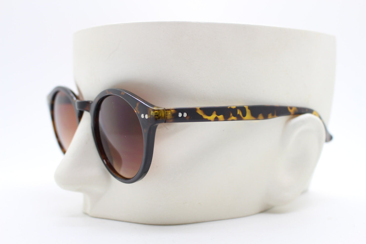 90s vintage small round sunglasses. 30s, 20s style gloss tortoise frame with warm brown lenses. BNWT