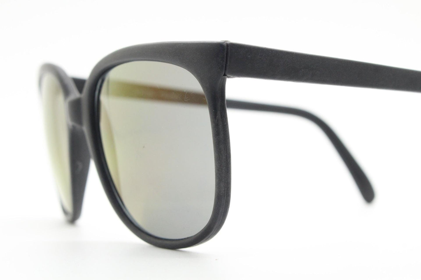 80s vintage flexible square sunglasses. Plain matt black frame with slight gold mirror glaze lens tone. Unused NOS. Rave