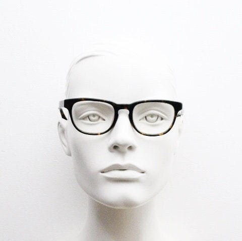 Warby Parker rectangular eye glasses. Tortoise gloss acetate optical frames with keyhole bridge. Prescription eyeglasses. RX spectacles