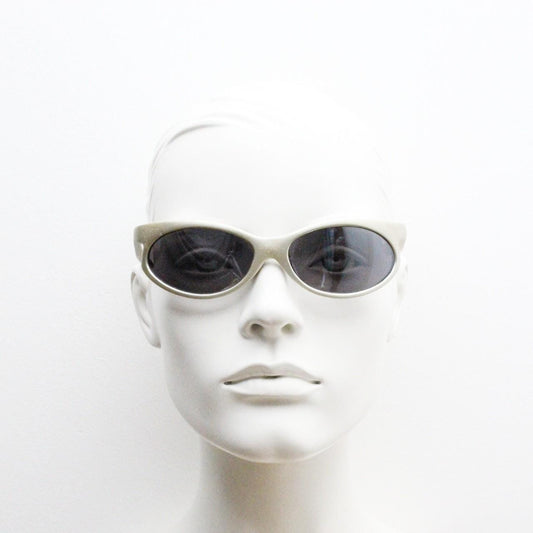 90s vintage oval bug eye shield sunglasses. aerodynamic matt silver wrap around frame with cat eye corners. Alien. Rave. NOS. Cosplay 2000s